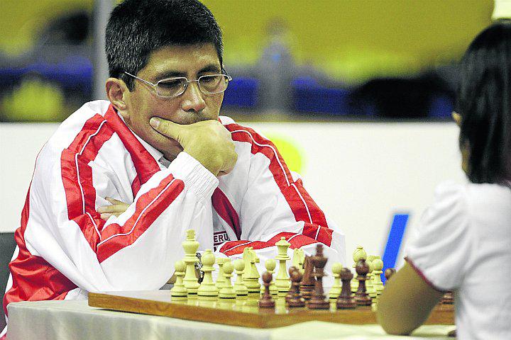 El campeón mundial de ajedrez Julio Granda será homenajeado en Ica