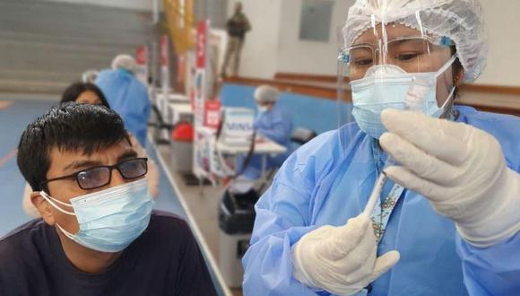 El proceso de vacunación en el Perú comenzó el martes 9 de febrero, en los principales centros de salud en Lima y Callao. (Foto: @minsa_peru | Instagram)