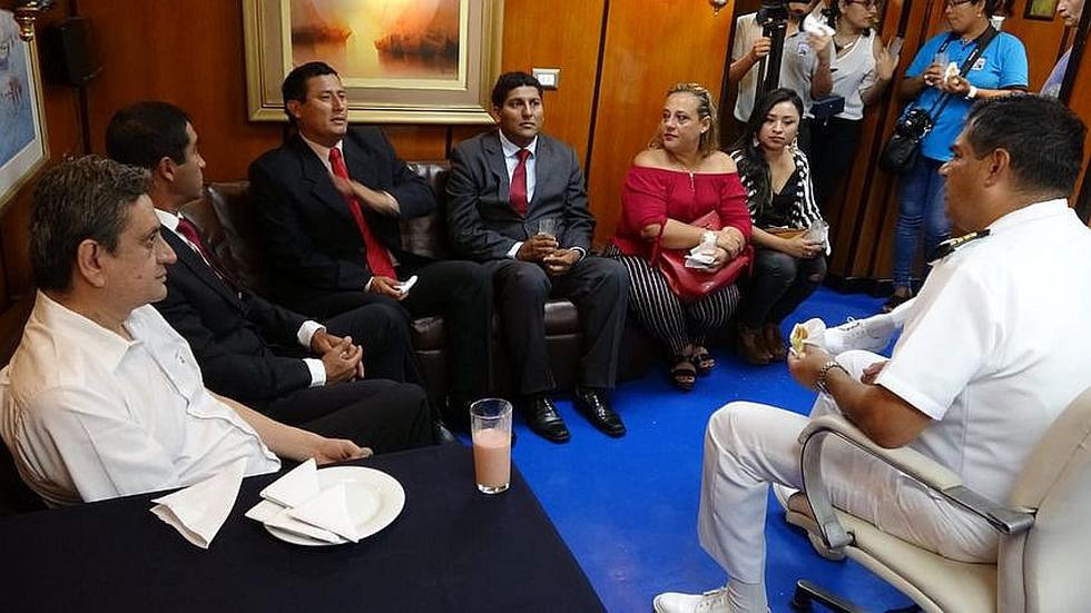 Crucero Naval llega a Islay con los buques Aguirre y Palacios (FOTOS)