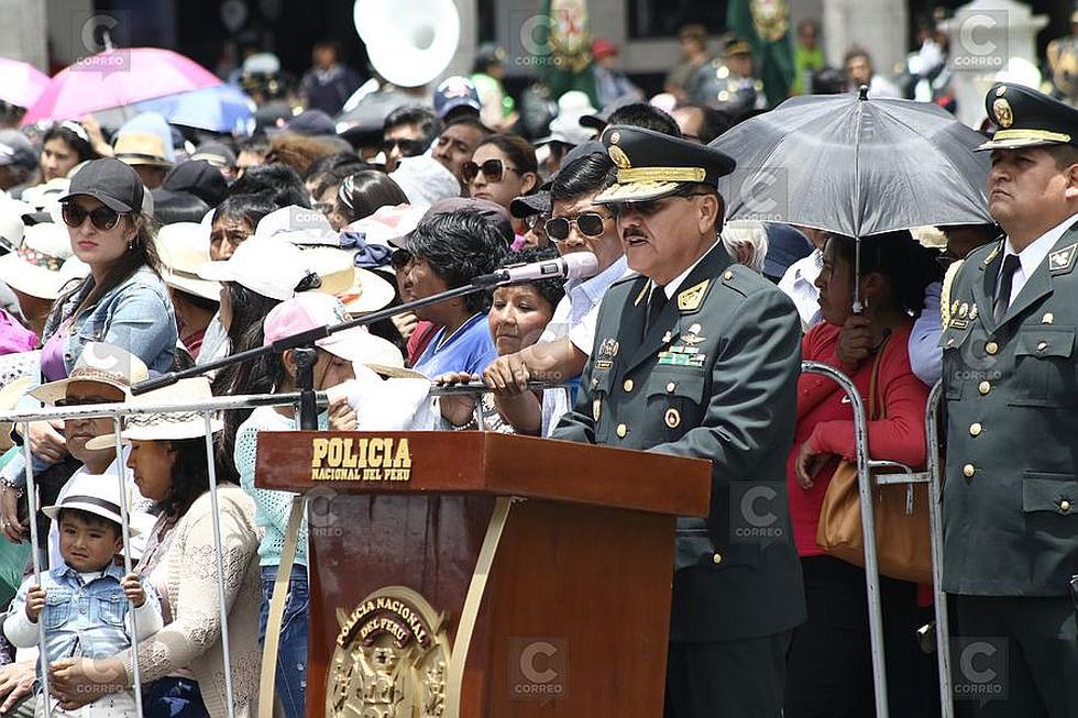 Ceremonia por los XXX aniversario de la Policía Nacional en Arequipa (FOTOS)