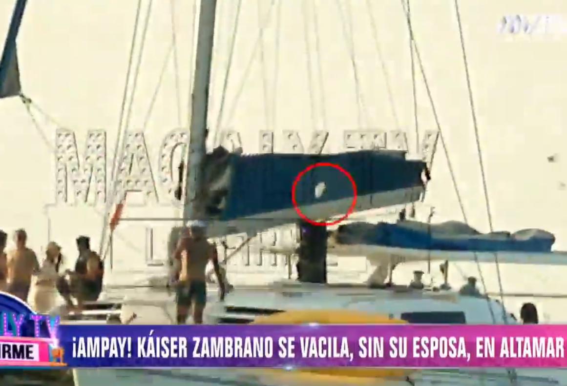 Carlos Zambrano es captado contaminando el mar pese a haber participado en campaña de limpieza en playas