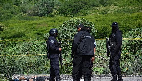 México: Hallan 5 cadávares en carretera del estado de Guerrero