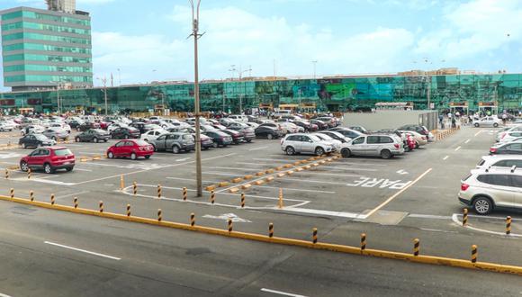 Aeropuerto Jorge Chávez abre desde las 4 a. m. para evitar concentraciones en los exteriores