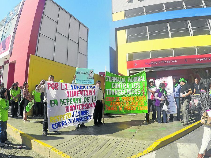 Agricultores marcharon contra la venta de productos transgénicos