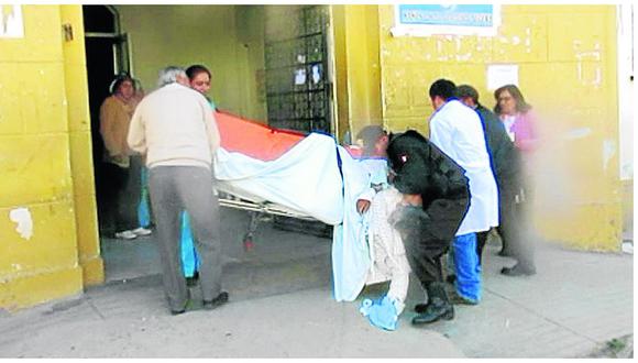 Huancayo: ​Paciente grave cae de camilla cuando lo sacan para tomografía (VIDEO)