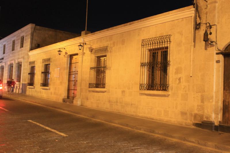 Público ya tiene acceso a la biblioteca personal de Mario Vargas Llosa