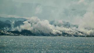 España: La lava del volcán de La Palma gana terreno al mar (VIDEO)