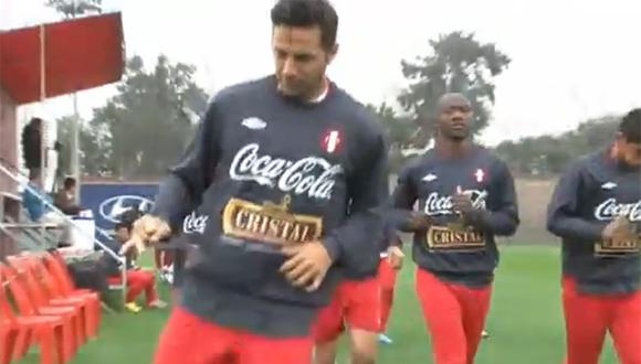 Selección peruana: Claudio Pizarro le jugó broma a camarógrafo (VIDEO)