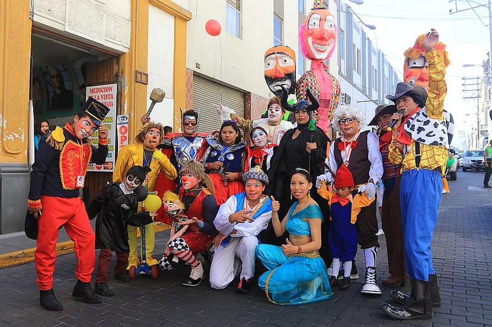 Payasos armaron fiesta en las calles del Centro Histórico (FOTOS y VIDEO)