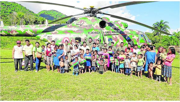 ​En helicópteros llevan ayuda a comunidades del Vraem
