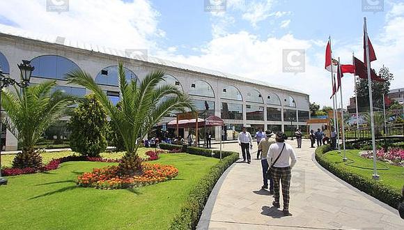 Piden no contratar más personal en municipio de Arequipa