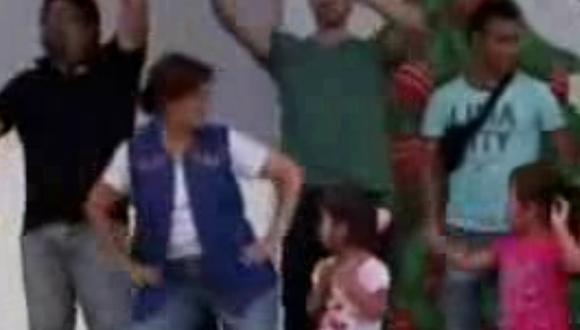 Video: Villarán baila "Envidia" en celebración anticipada de Navidad