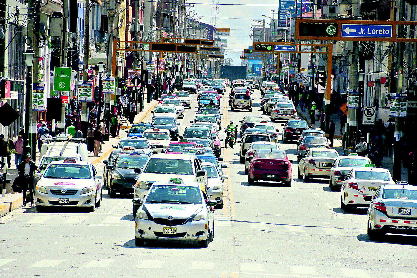 Circulación de vehículos públicos deberá ser restringido una vez pase la cuarentena