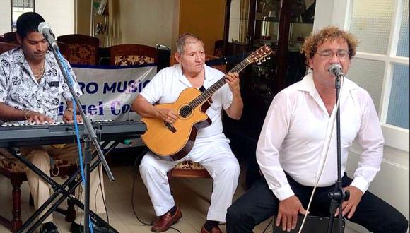 El guitarrista piurano Larry Vílchez Campoverde celebra 50 años de trayectoria musical.