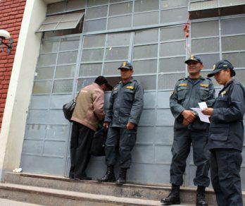Escándalo antes de ingresar a la policía