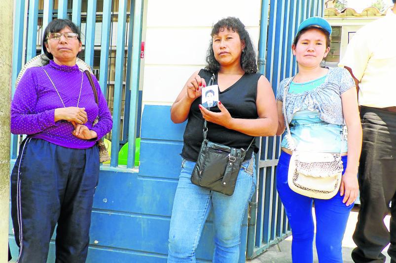 Mujer identifica a su hijo quemado vivo en el poblado de Andas