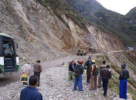 Disponen cierre de caminos vecinales en Condormarca por coronavirus 