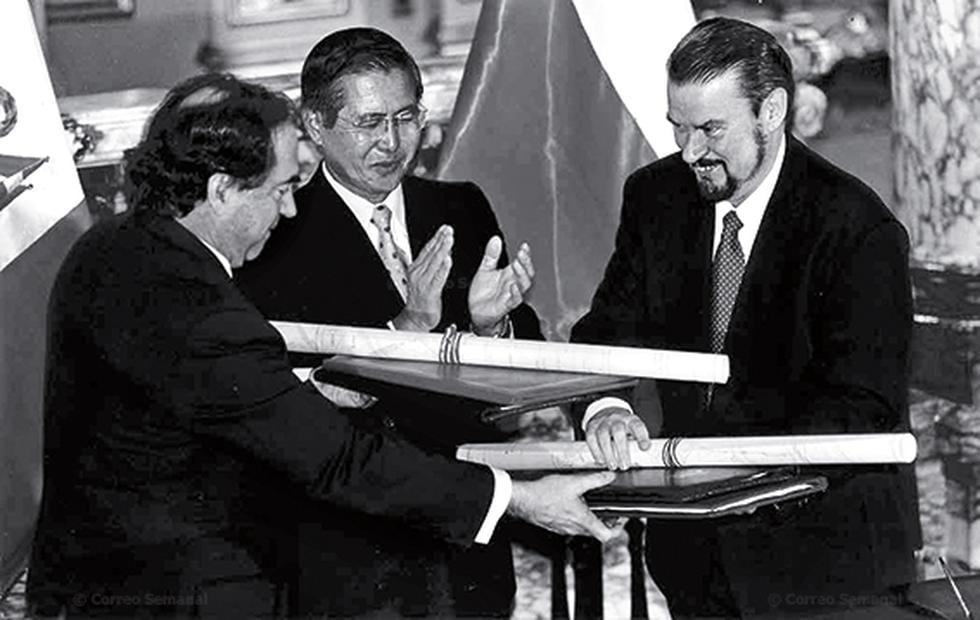 Fernando de Trazegnies presenta su libro "Testigo Presencial"