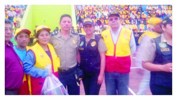 Lambayeque: Otorgan kits de seguridad a juntas vecinales