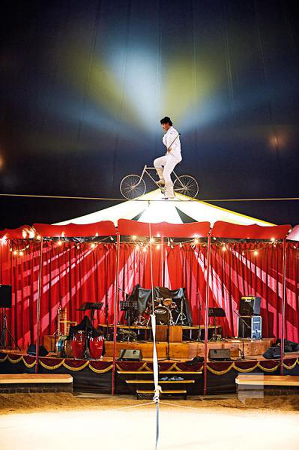 La troupe del alambre