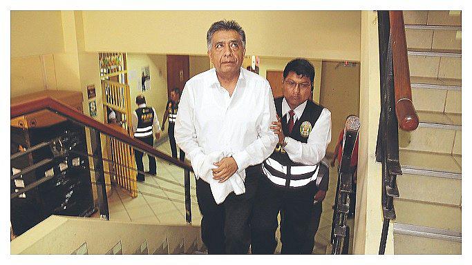 Exregidor detalla entrega de coima a Cornejo en Lima