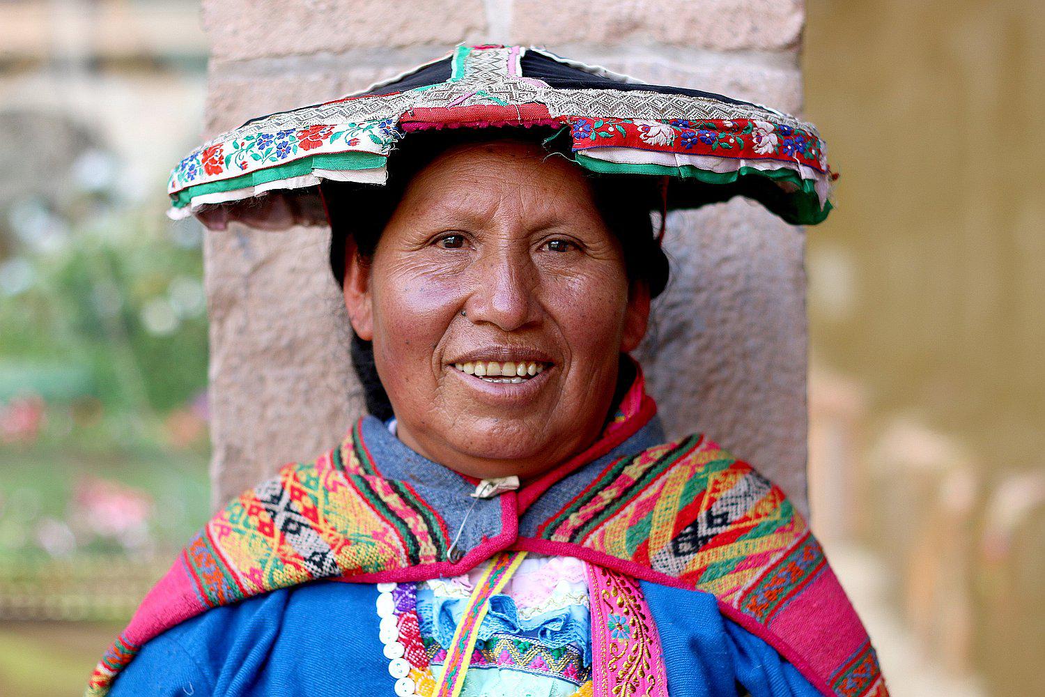 Mujeres tejedoras del Cusco exponen lo mejor de su arte ancestral (VIDEO)