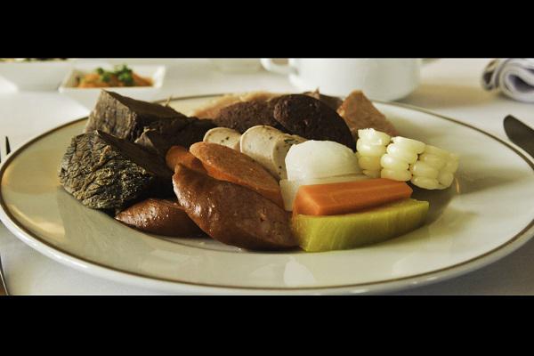 ​Presentan buffet de Sancochado para temporada de invierno