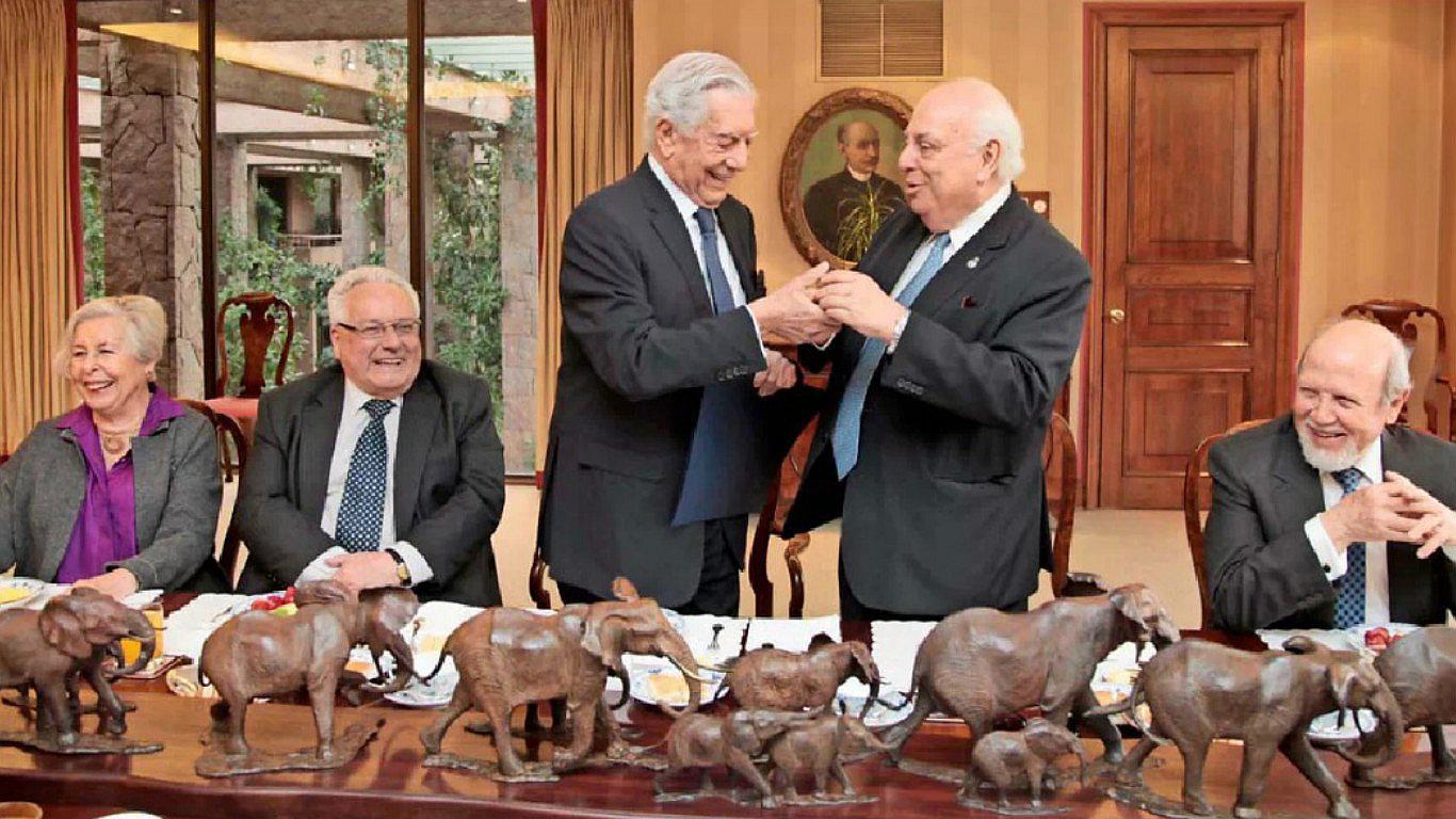 Mario Vargas Llosa fue nombrado como parte de la Academia chilena de la Lengua