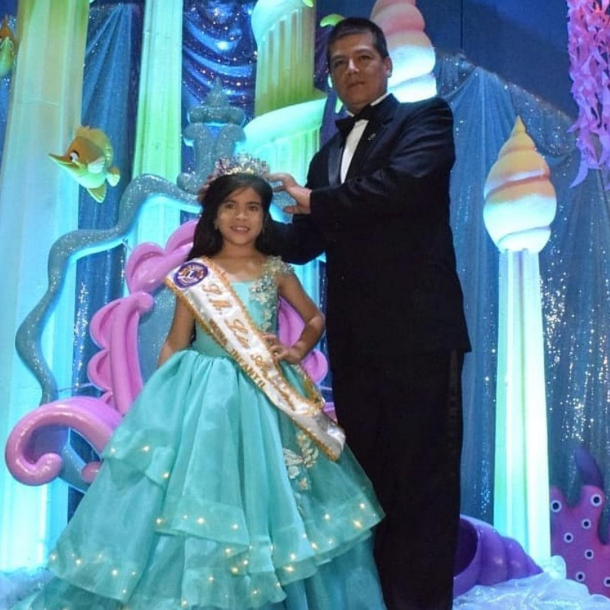 Liz Angelica Mera es coronada Reina Infantil del Festival de la Primavera FOTOS EDICION CORREO
