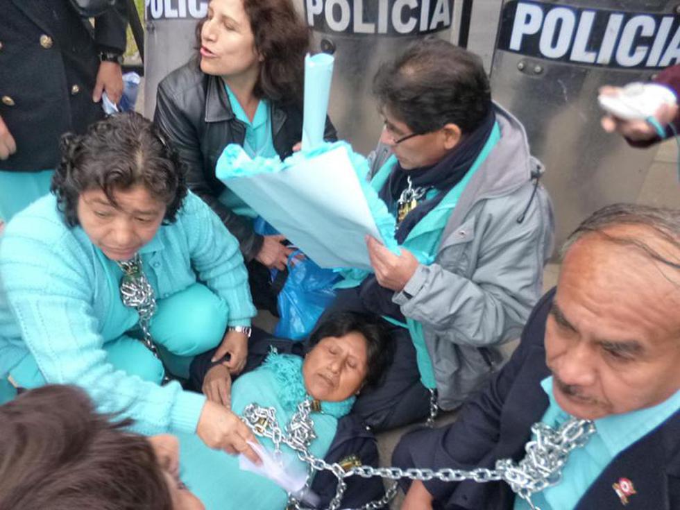 Enfermeras en huelga denuncia agresión policial (FOTOS) 