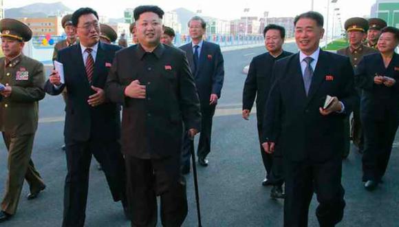Seúl dice que Kim Jong-un camina con bastón porque tenía quiste en el tobillo