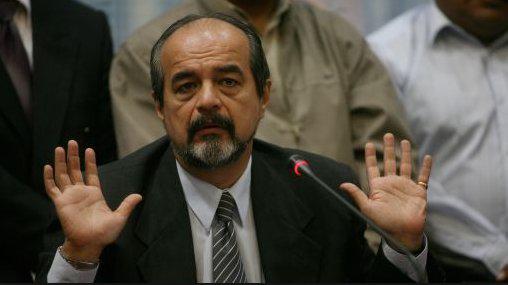 Mauricio Mulder: "La policía boliviana ha sido mucho más eficiente que la peruana"