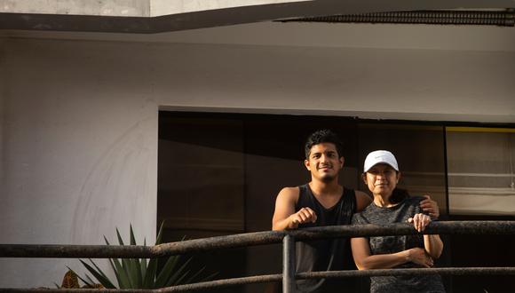 Miguel Yovera junto a su mamá (Foto: José Rojas Bashe/GEC).
