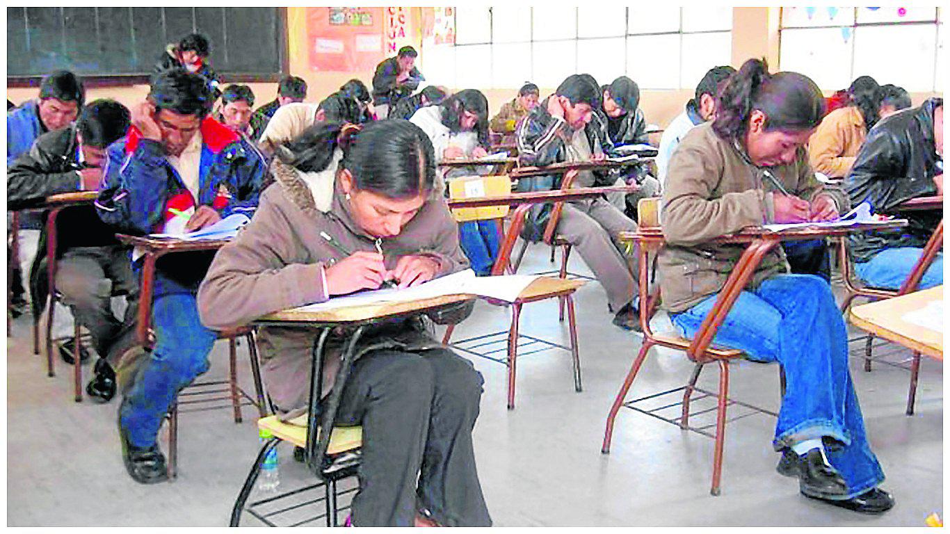 ​No es necesario ser docente de profesión para postular a plaza de institutos públicos 