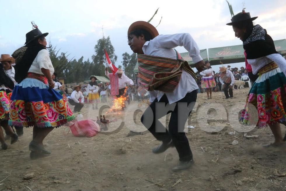 Así celebran humanos y animales en fiesta de Santiago (FOTOS)