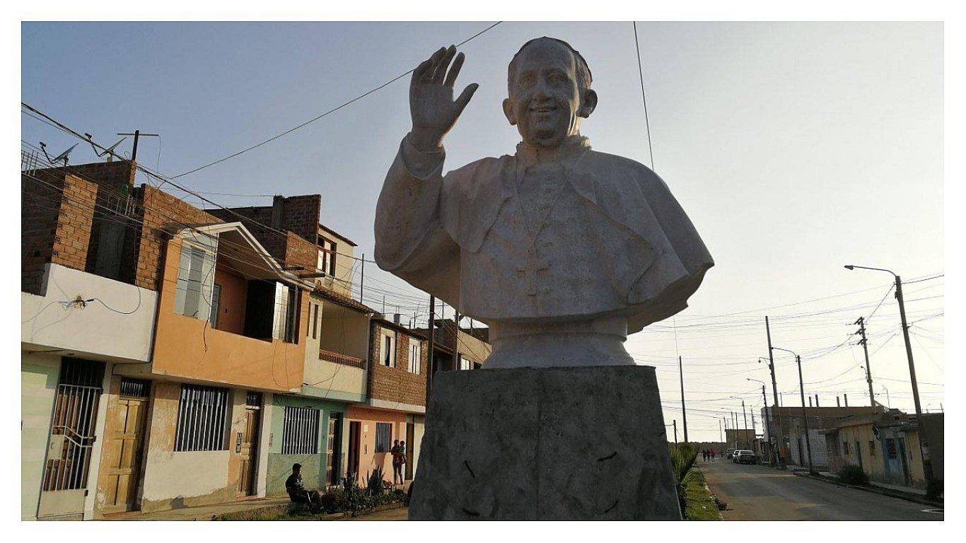 Construyen un busto en honor al Papa Francisco (VIDEO) 