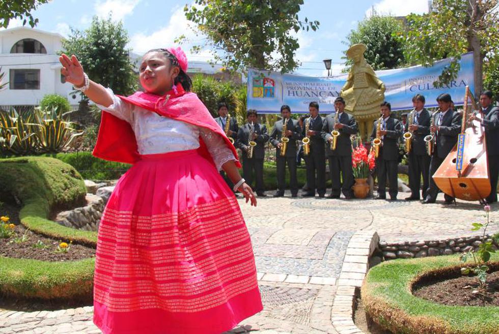 Celebran 27 años de fallecimiento de Flor Pucarina 