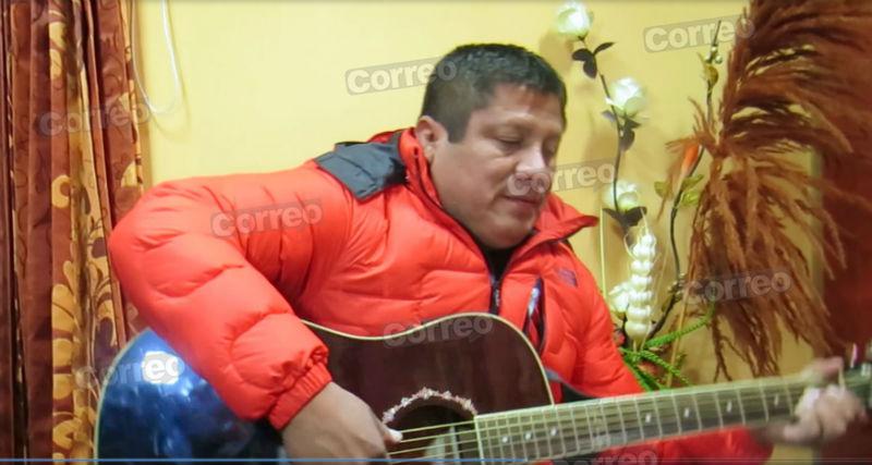 Escucha aquí "Maldita tú" el último éxito de Clavito y su Chela (VIDEO)