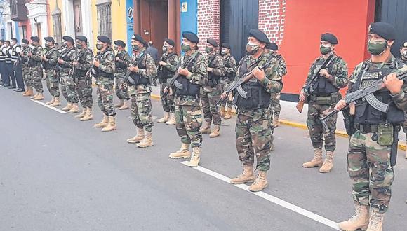 Llegan 100 agentes de la Dinoes para iniciar patrullaje conjunto entre Policía Nacional del Perú y el Ejército. Evalúan ampliar emergencia para toda la región.
