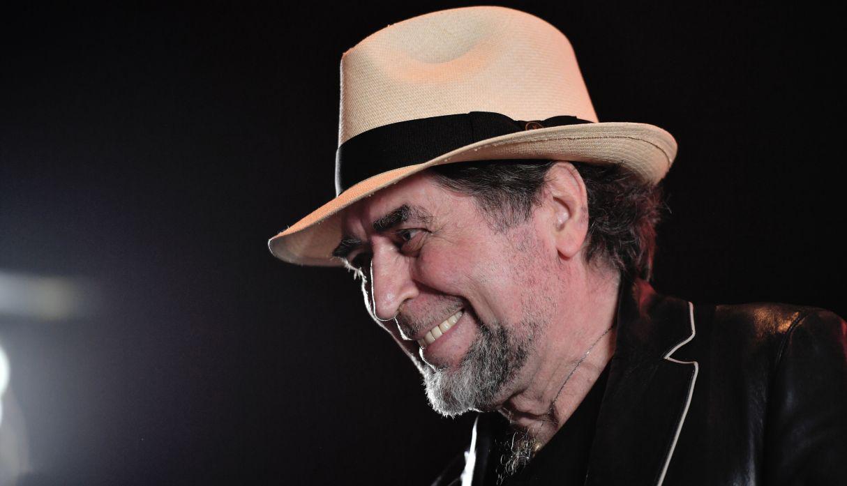 El cantante español Joaquín Sabina abandona clínica en que estaba internado (Foto: AFP)