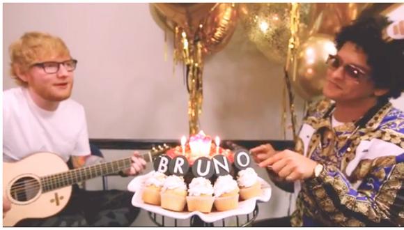 Bruno Mars 'contrató' a Ed Sheeran para que le cante 'Feliz cumpleaños' (VIDEO)
