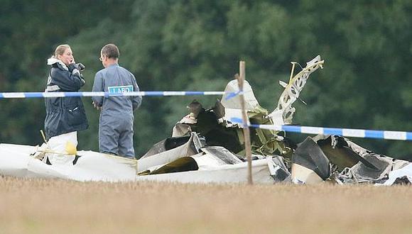 Avión que llevaba paracaidistas se estrella y deja 11 muertos