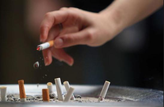 OMS pide que se califique a películas donde se fuma como filmes para adultos