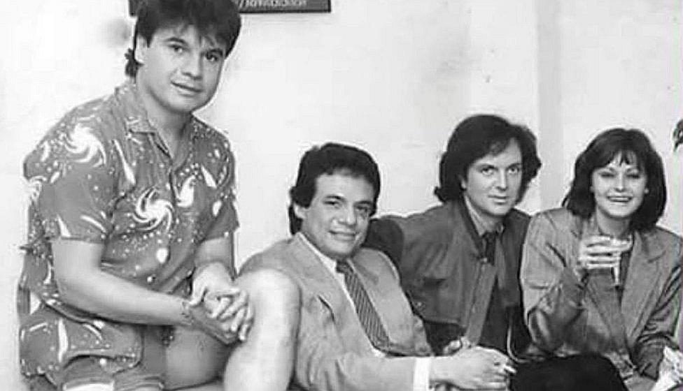 La historia de la foto de José José, Camilo Sesto, Juan Gabriel y Rocío Dúrcal 
