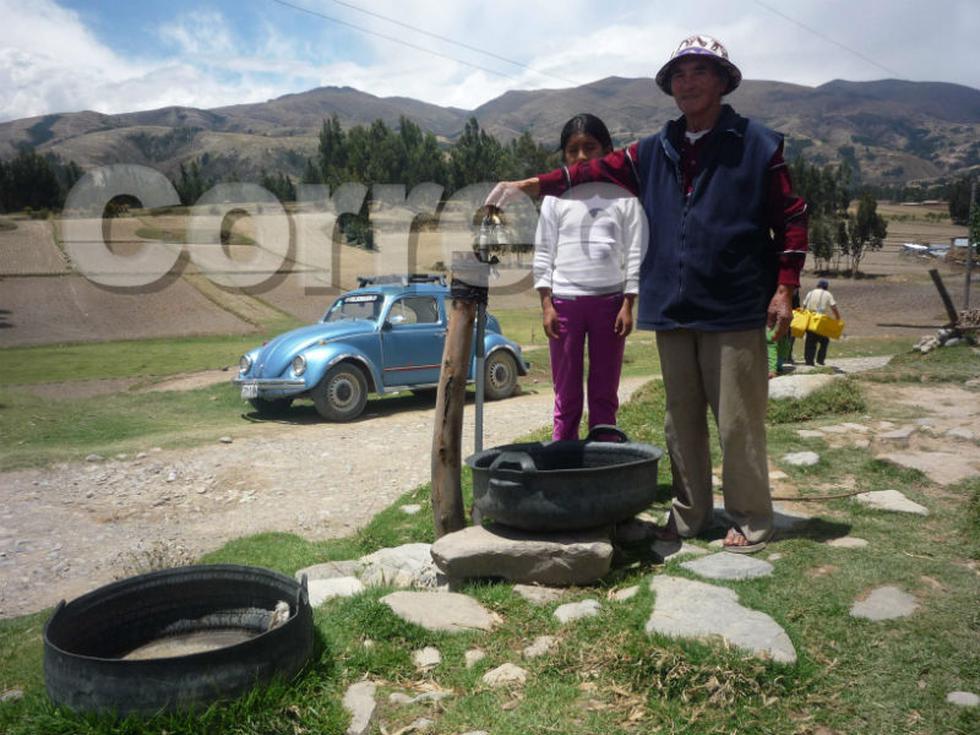 Pobladores usan agua sucia de pozas contaminadas (FOTOS)