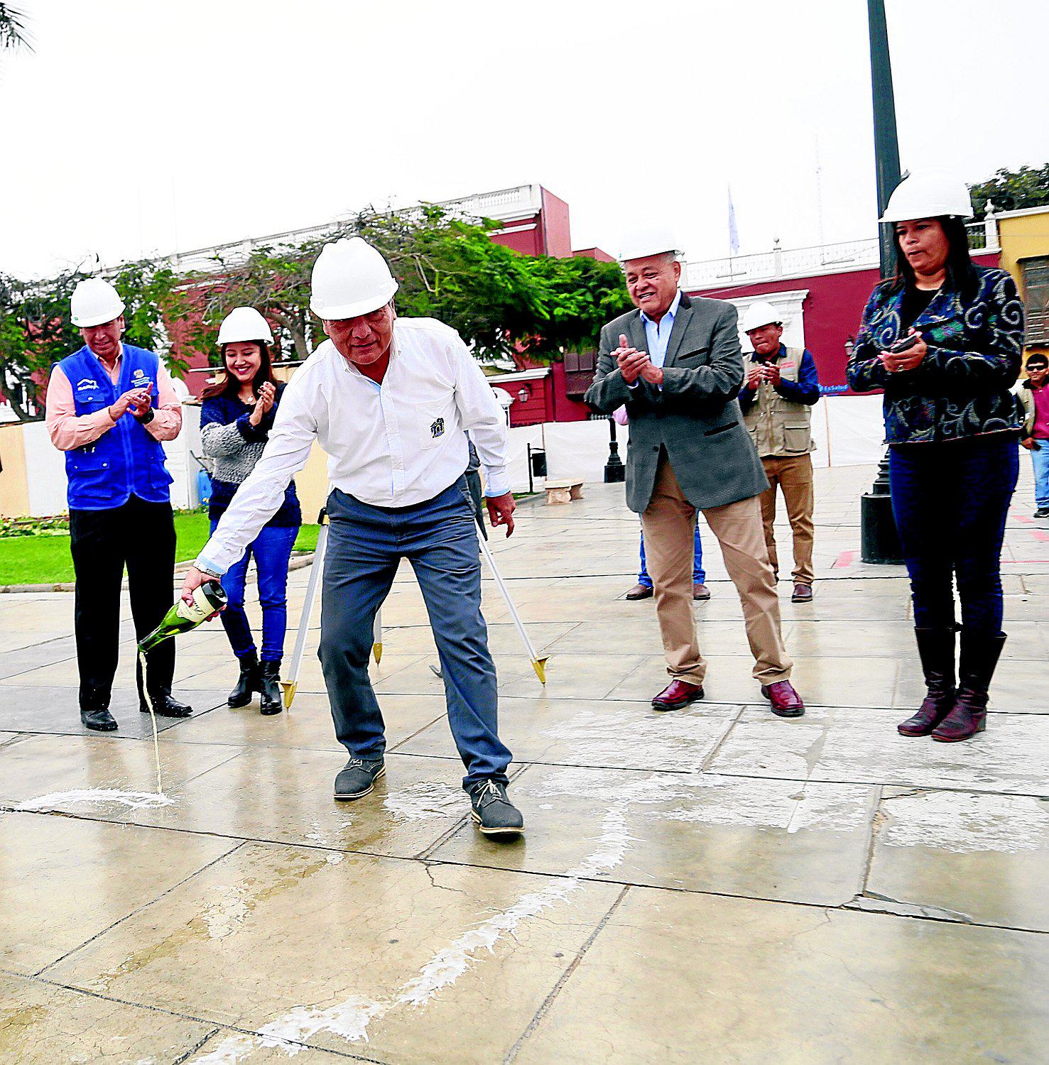 El historial de la empresa que ejecuta las obras de la Plaza de Armas