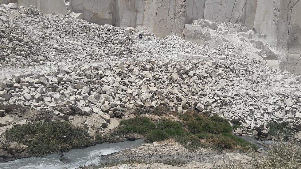Canteras de sillar están 10 años bajo aguas servidas (FOTOS)