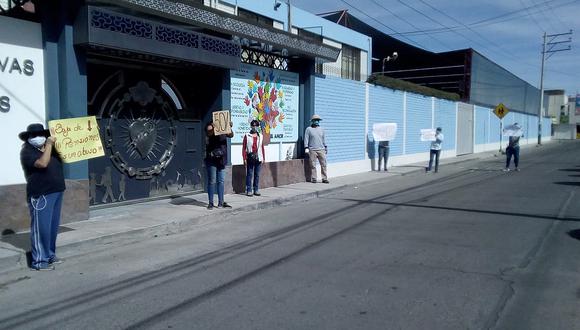 ​Protestas no cesan en colegios de Arequipa para exigir la reducción de pensiones