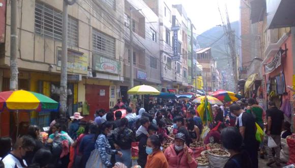 Jirón Huánuco completamente abarrotado de personas que desafían al Ómicron/Foto: Correo