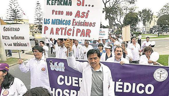 Médicos acatarán paro de 48 horas desde mañana para exigir más presupuesto y beneficios
